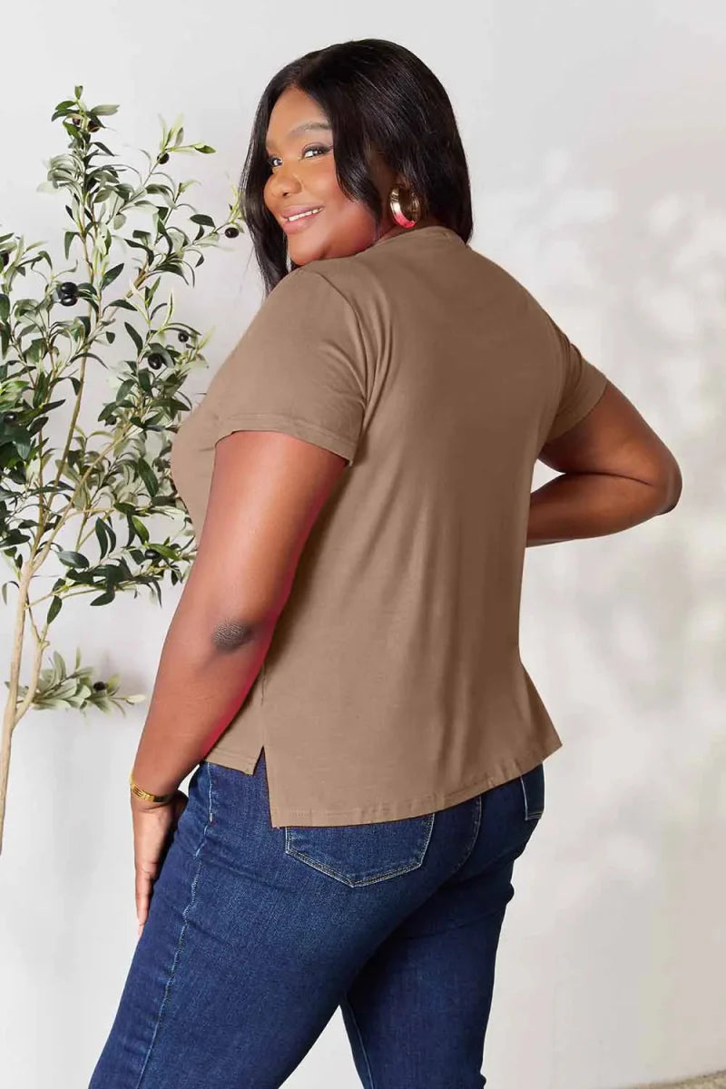 Short Sleeve Slit Hem Tunic Top for Office and Everyday Wear